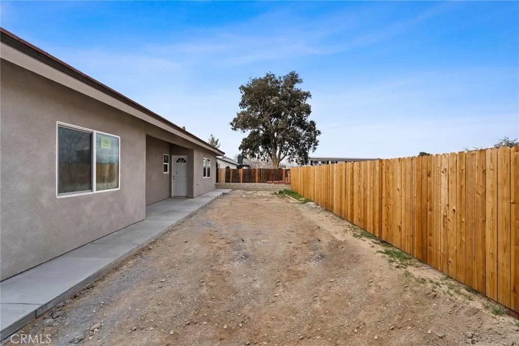 15688 Kingswood
