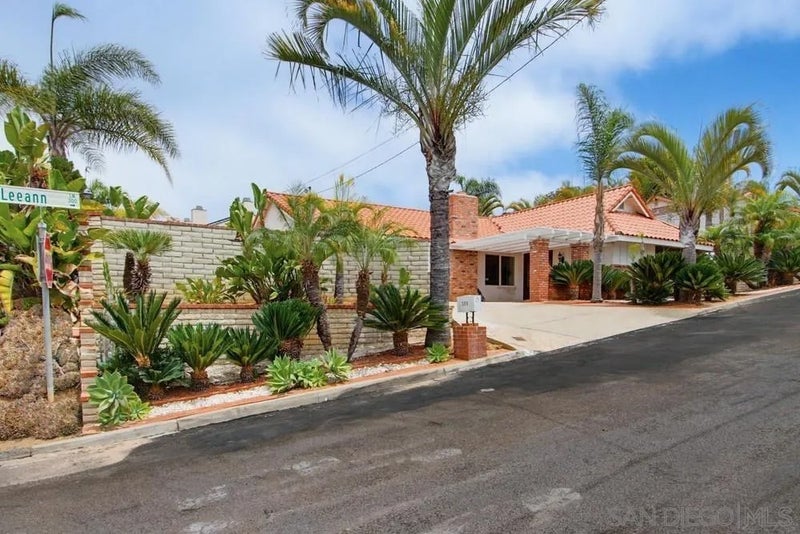 308 Leeann Ln