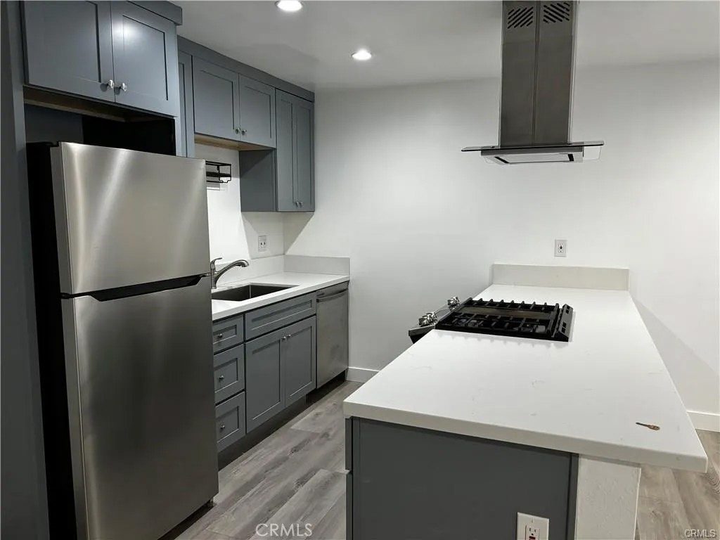 1020 E Broadway