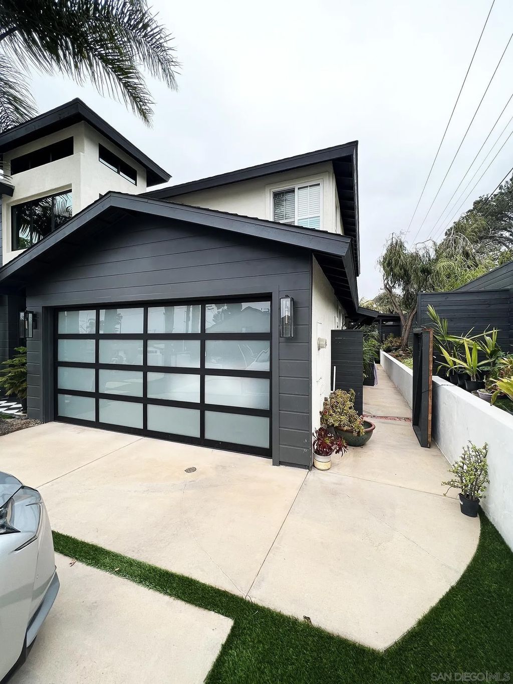 Photo of 280 Hillcrest Dr #A, Encinitas, CA 92024 (MLS # 250043889)