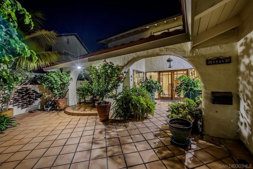 Photo of 6846 del Paso Place, San Diego, CA 92120 (MLS # 260001361)