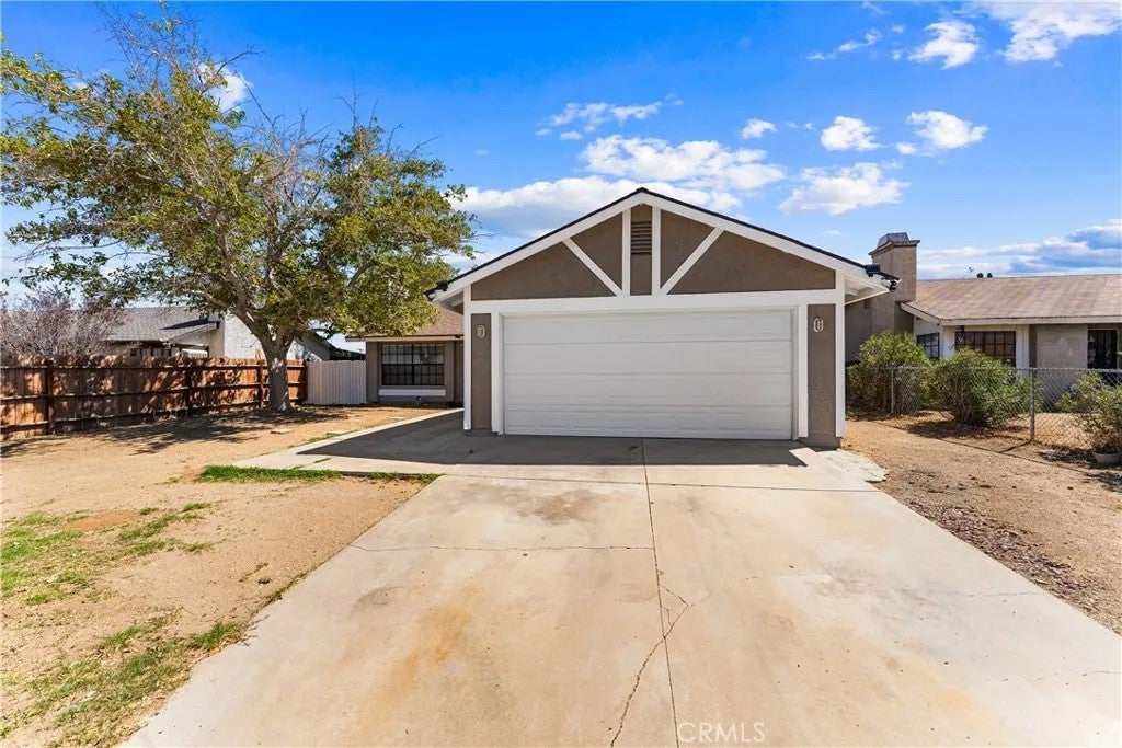 Photo of 38470 Division ST, Palmdale, CA 93550 (MLS # SR26204052)