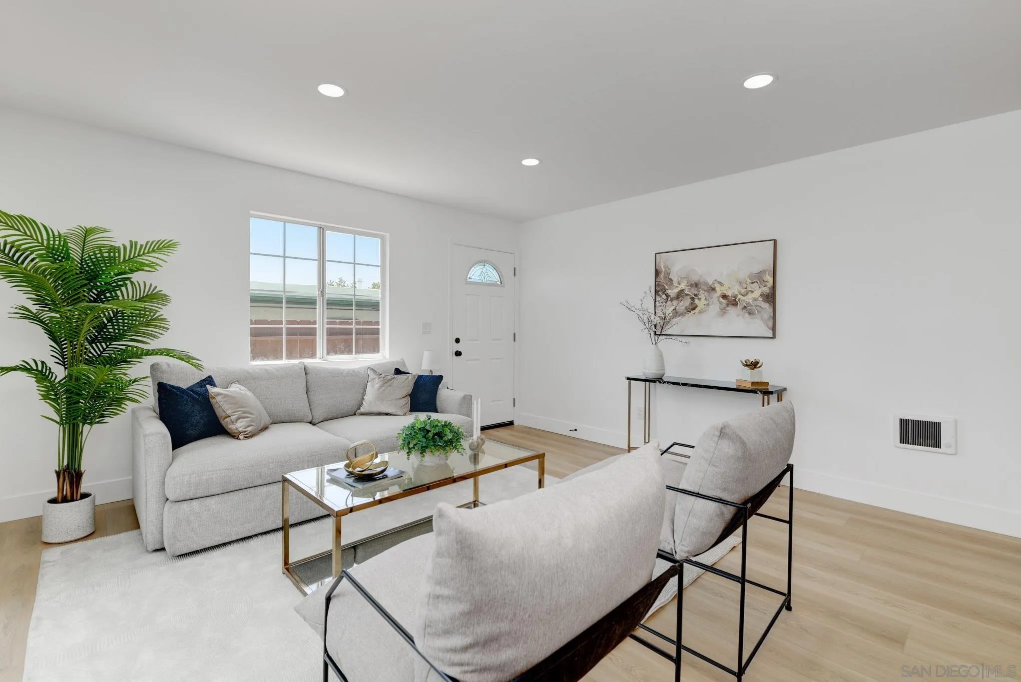93 Bishop St