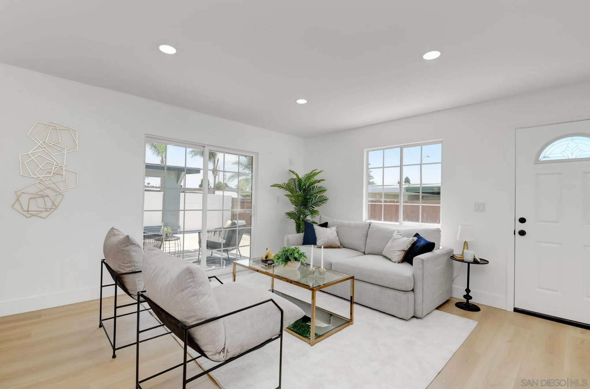93 Bishop St
