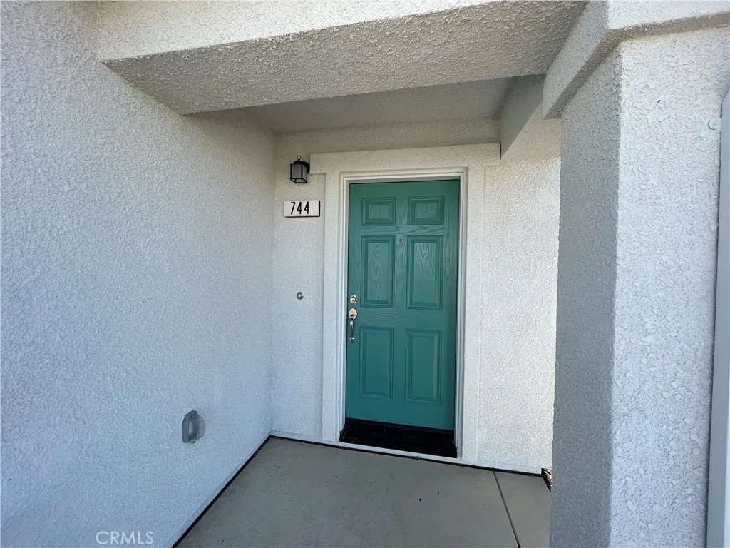 744 Stone Ridge East Avenue