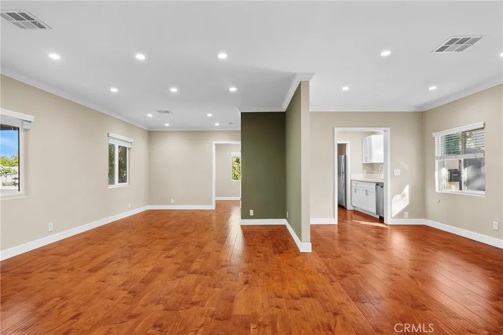 Photo of 5318 Alhama Drive, Woodland Hills, CA 91364 (MLS # SR25266728)