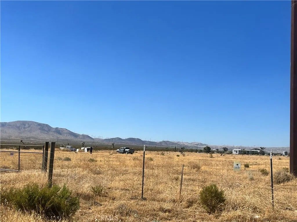 Photo of 0 N/A, Rosamond, CA 93560 (MLS # SR25280341)
