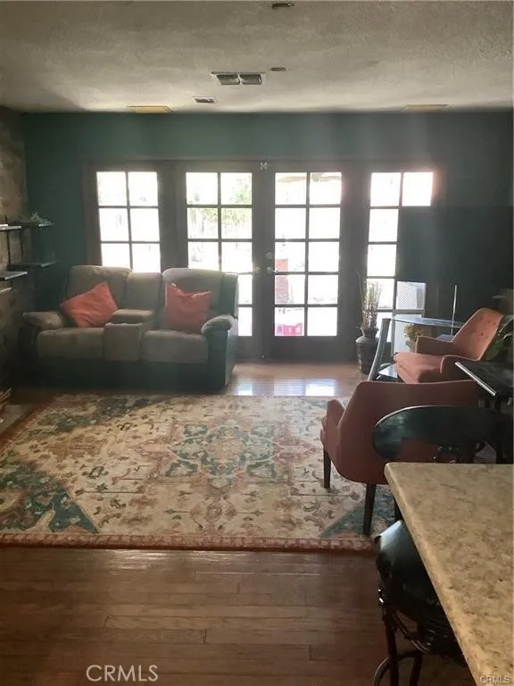 6904 Ranch House