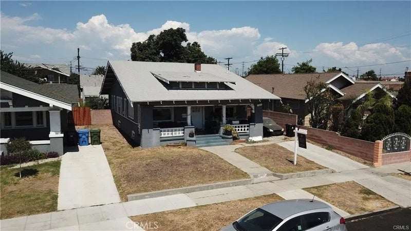 1027 W 46th Street