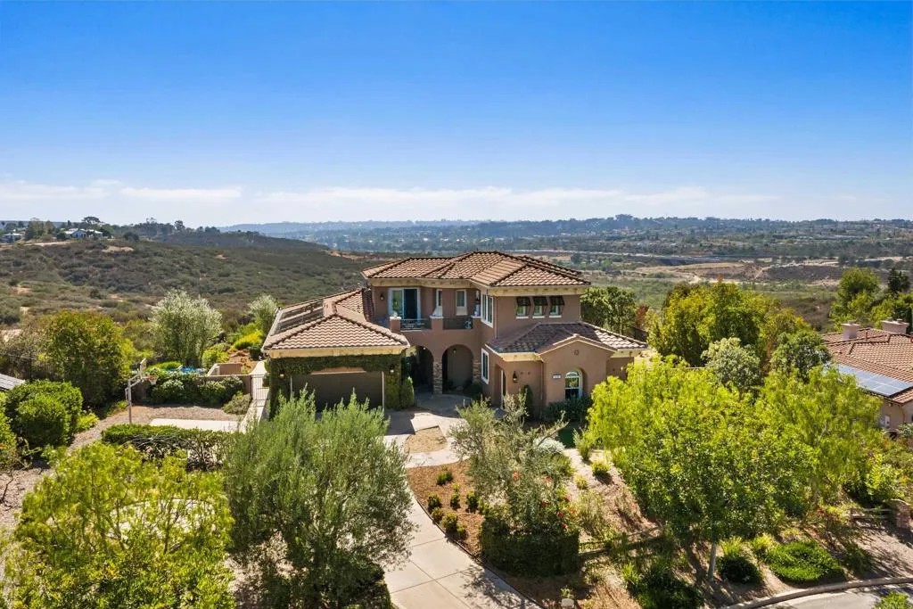 6539 Mesa Norte Dr.