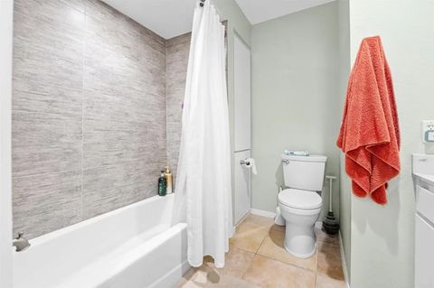 Tiny photo for 2537 Navarra Drive #B9, Carlsbad, CA 92009 (MLS # NDP2510252)
