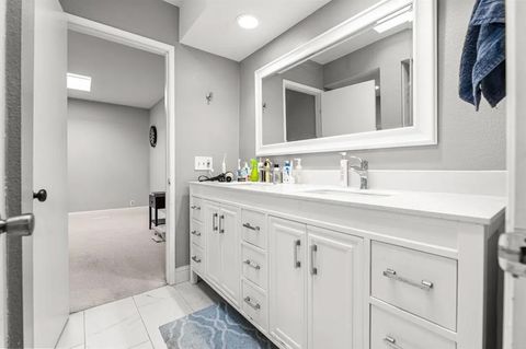 Tiny photo for 2537 Navarra Drive #B9, Carlsbad, CA 92009 (MLS # NDP2510252)