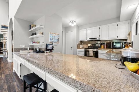 Tiny photo for 2537 Navarra Drive #B9, Carlsbad, CA 92009 (MLS # NDP2510252)