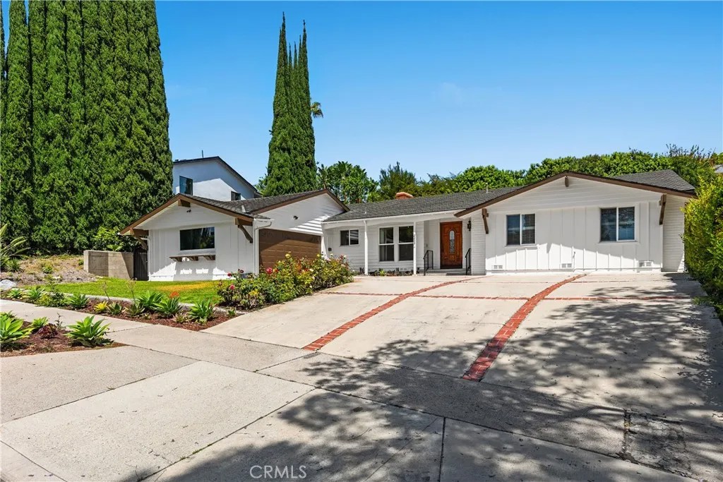 2209 Loma Verde