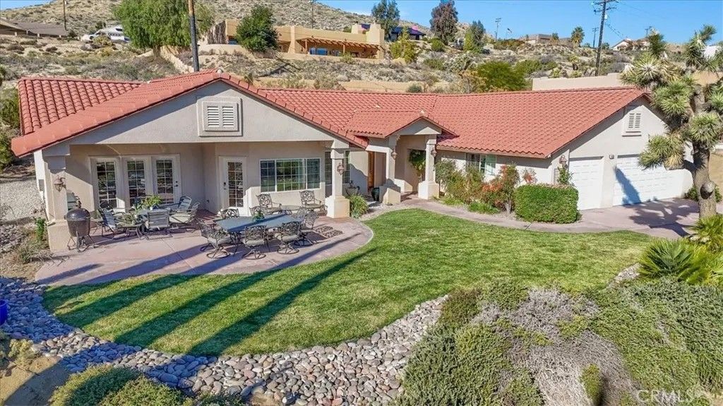 Photo of 7636 Shafter, Yucca Valley, CA 92284 (MLS # JT26000920)