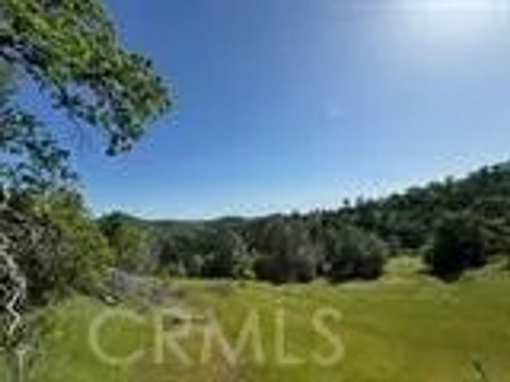 Photo of 13 Lazy L Summit, Coarsegold, CA 93614 (MLS # FR26113132)