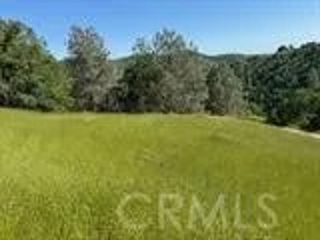 Photo of 13 Lazy L Summit, Coarsegold, CA 93614 (MLS # FR26113132)