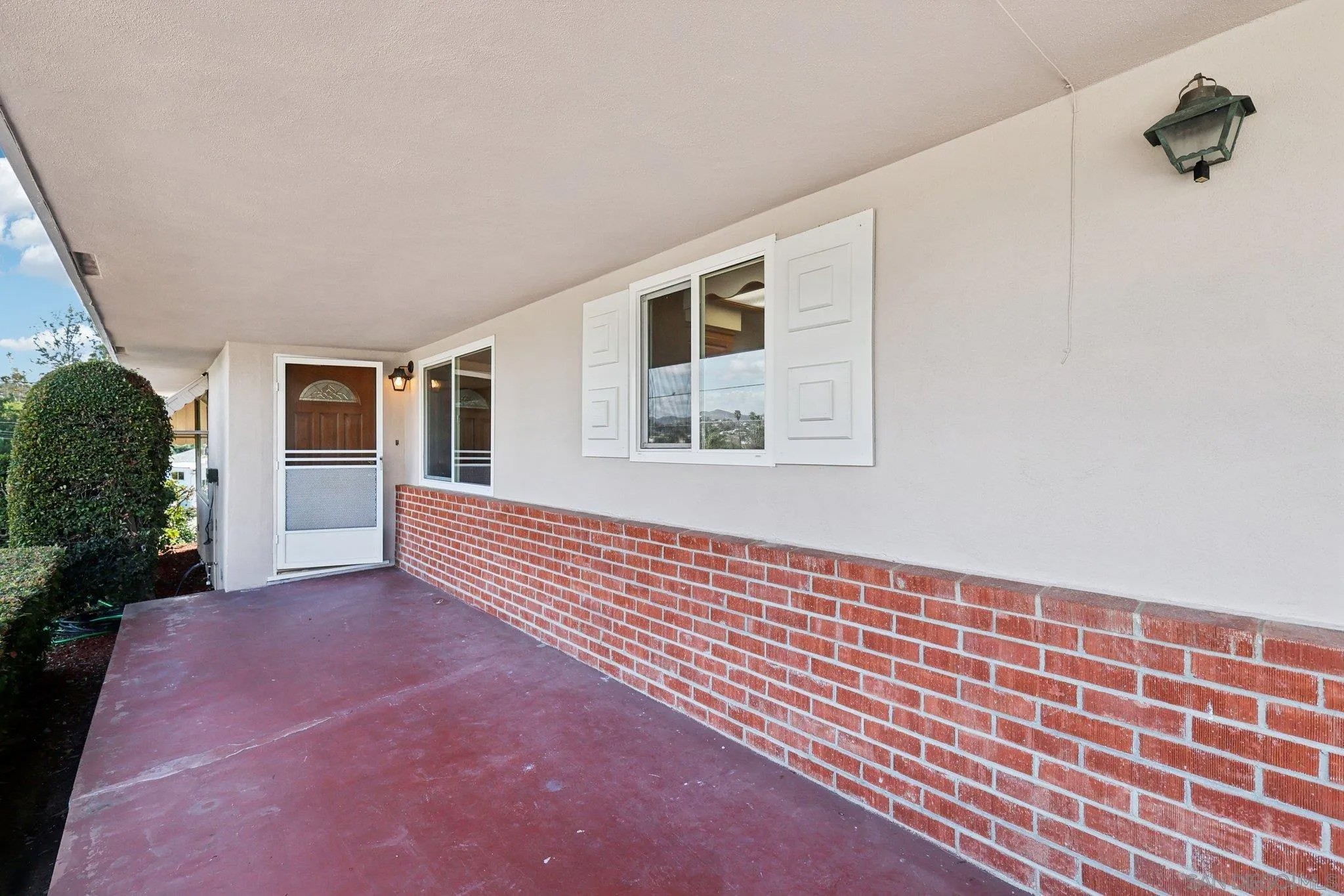 9070 Paradise Park Dr