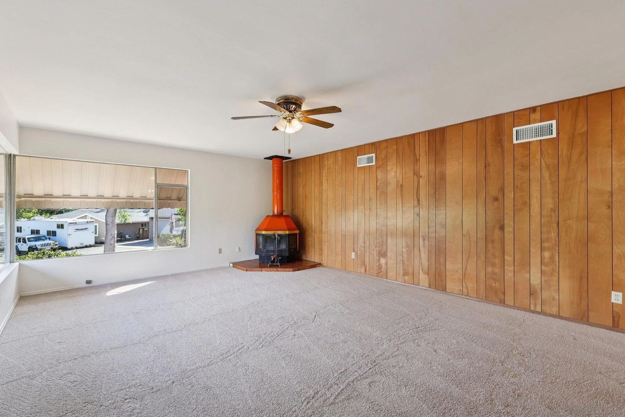 9070 Paradise Park Dr