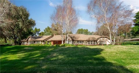 Photo of 15883 Condor Ridge, Canyon Country, CA 91387 (MLS # SR26048073)