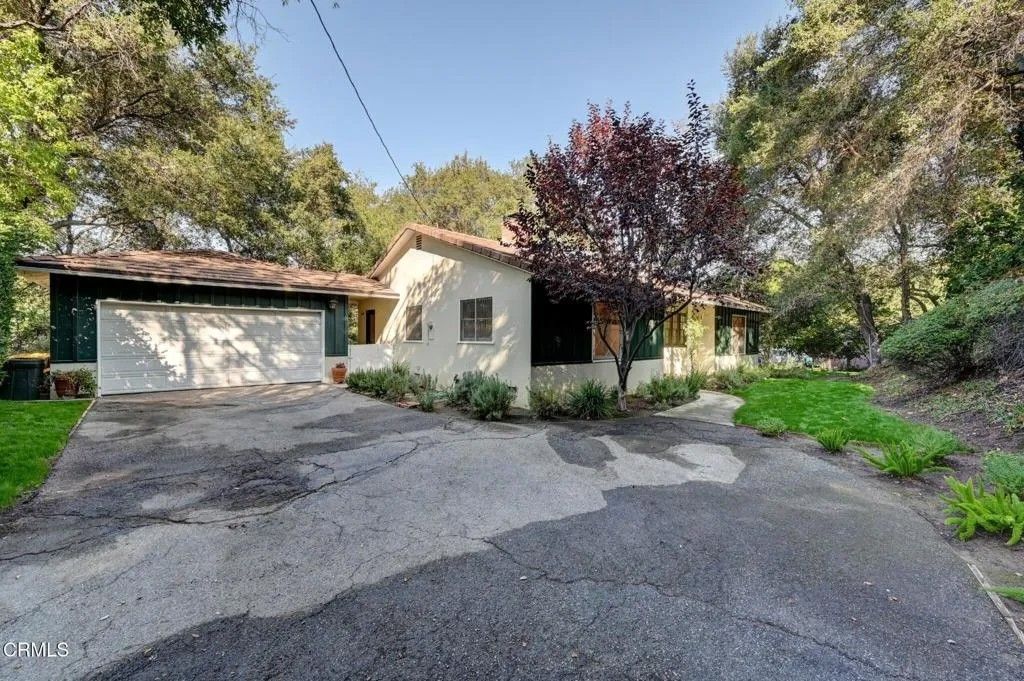Photo of 530 Mesa Lila Road, Glendale, CA 91208 (MLS # P1-26706)