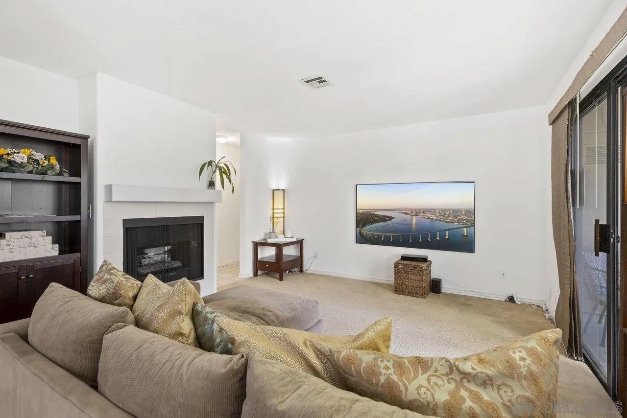 10379 Azuaga St 139