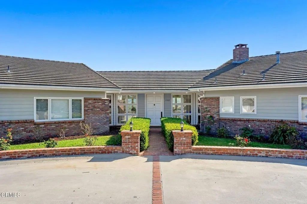 Photo of 13922 Foothill Road, Santa Paula, CA 93060 (MLS # V1-34584)