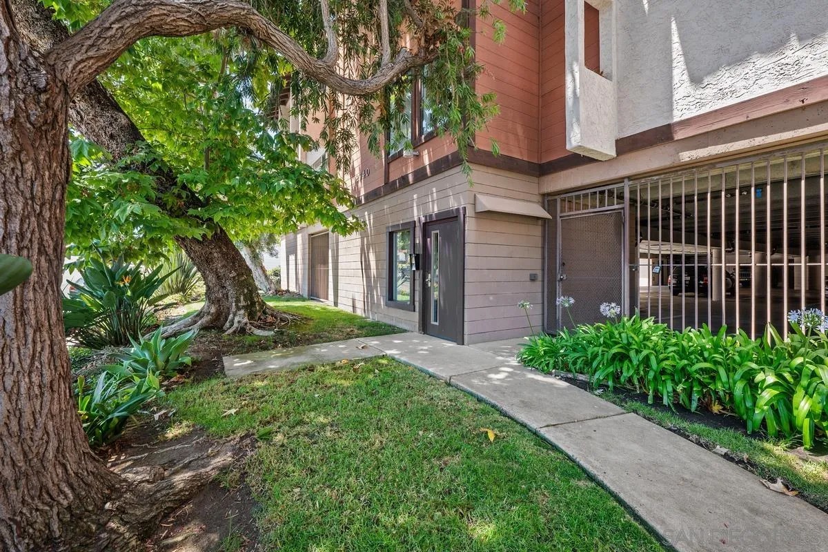 2940 Broadway 35
