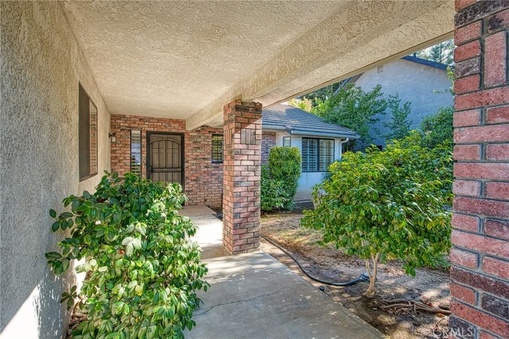 1751 E Brandon