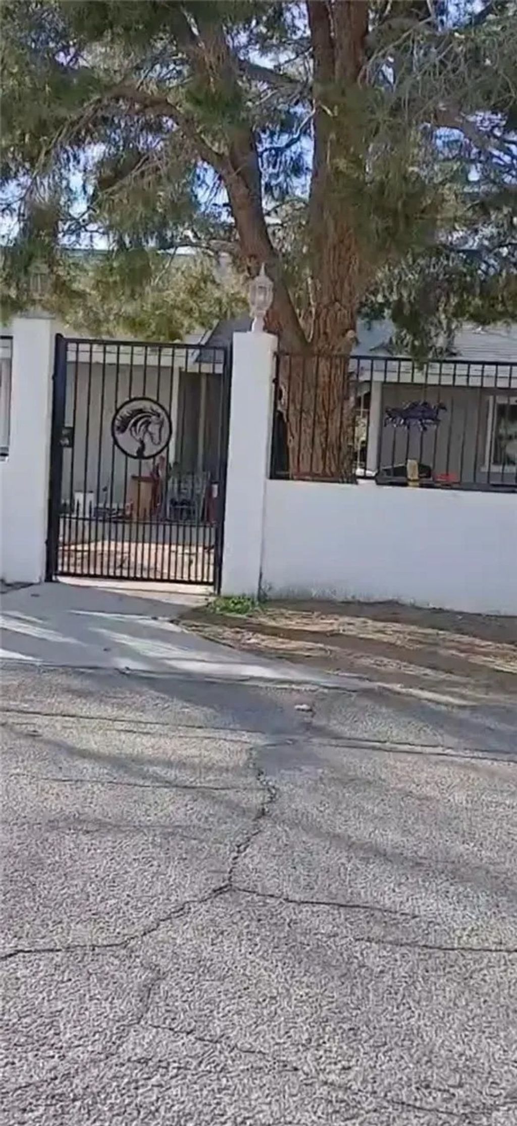 Photo of 40531 176th St, Lancaster, CA 93535 (MLS # SR25279094)