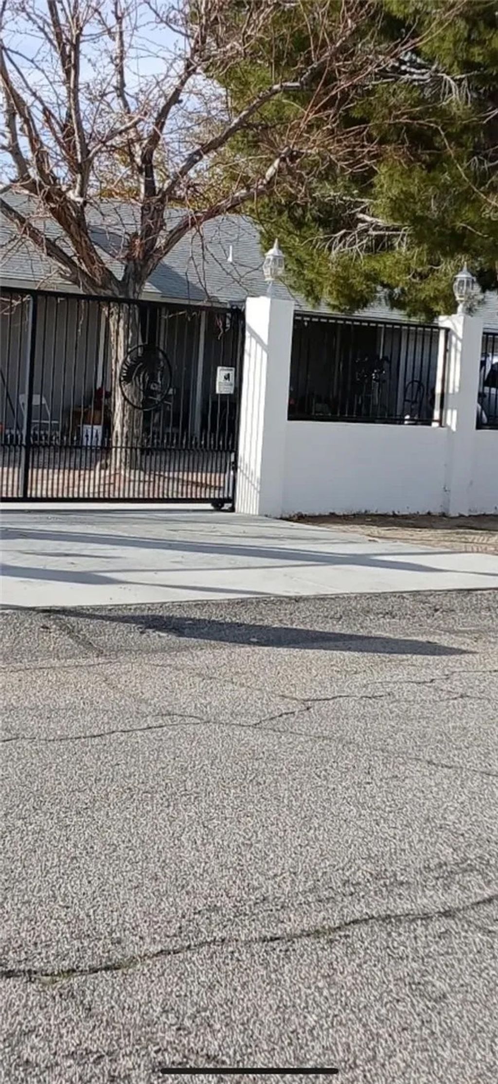 Photo of 40531 176th St, Lancaster, CA 93535 (MLS # SR25279094)