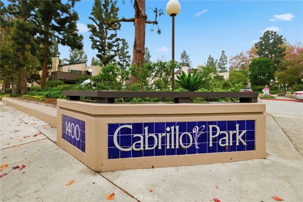 Photo of 1422 Cabrillo Park #B, Santa Ana, CA 92701 (MLS # OC25276644)