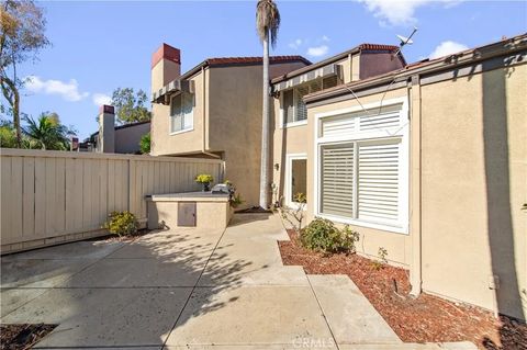 Tiny photo for 335 Stanford Court, Irvine, CA 92612 (MLS # OC25251270)