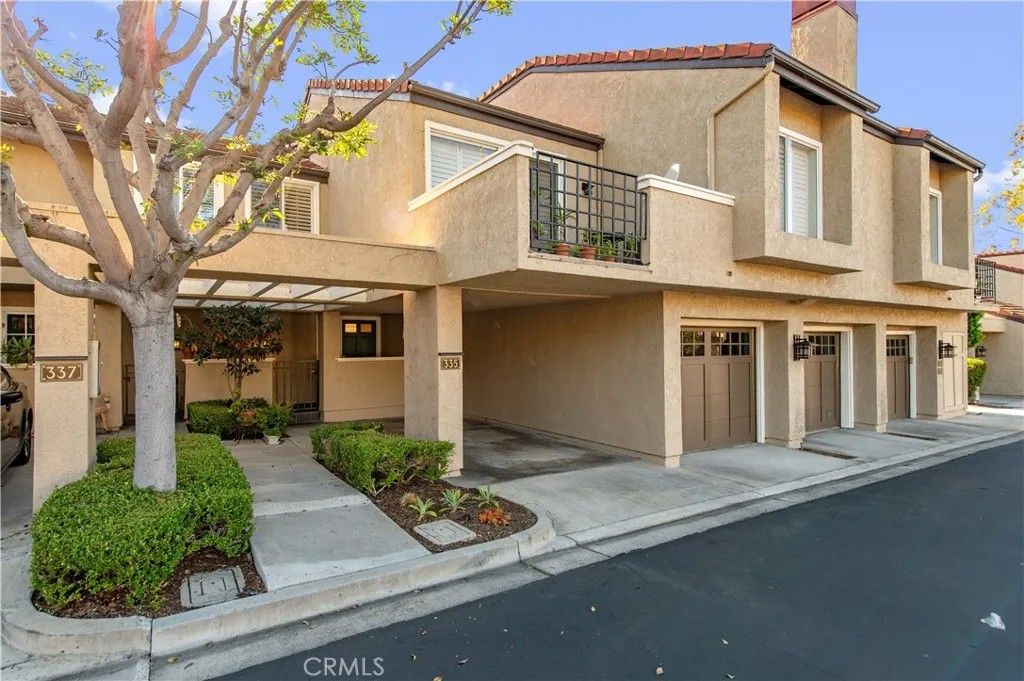 Photo of 335 Stanford Court, Irvine, CA 92612 (MLS # OC25251270)