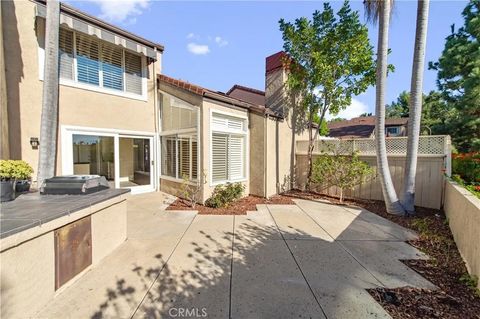 Tiny photo for 335 Stanford Court, Irvine, CA 92612 (MLS # OC25251270)