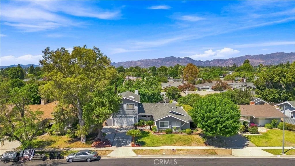 Photo of 9801 Lubao Avenue, Chatsworth, CA 91311 (MLS # SR26196660)