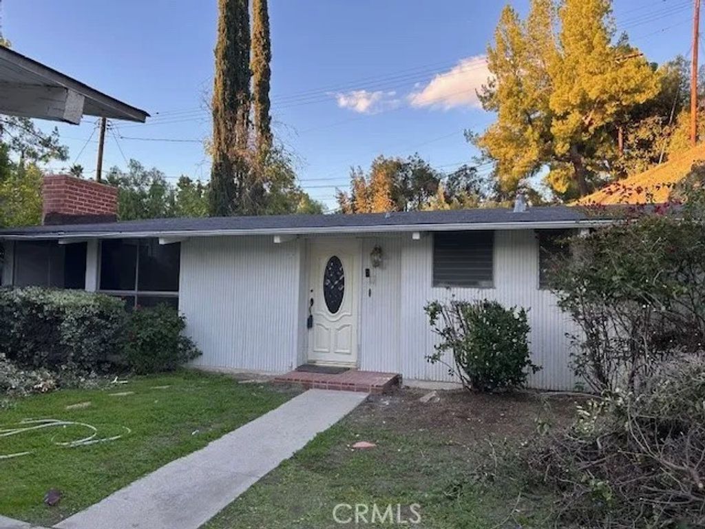 Photo of 22839 Epsilon, Woodland Hills, CA 91364 (MLS # SR25267223)