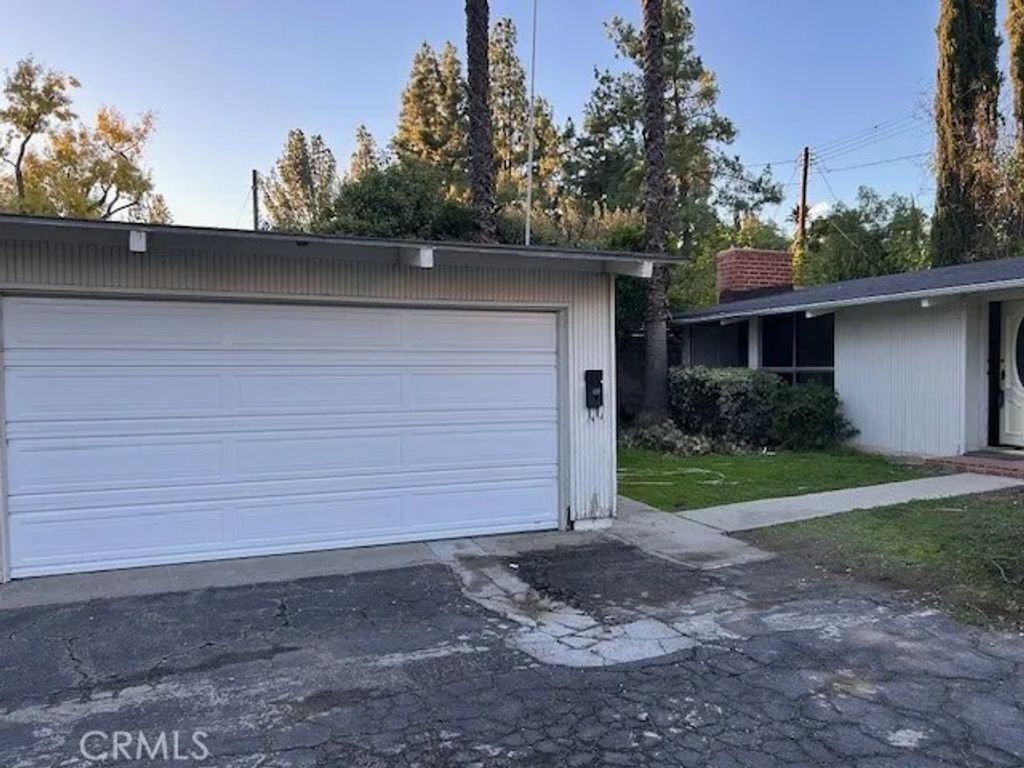 Photo of 22839 Epsilon, Woodland Hills, CA 91364 (MLS # SR25267223)