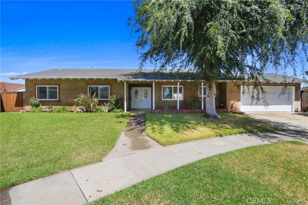 2455 E Westport Circle
