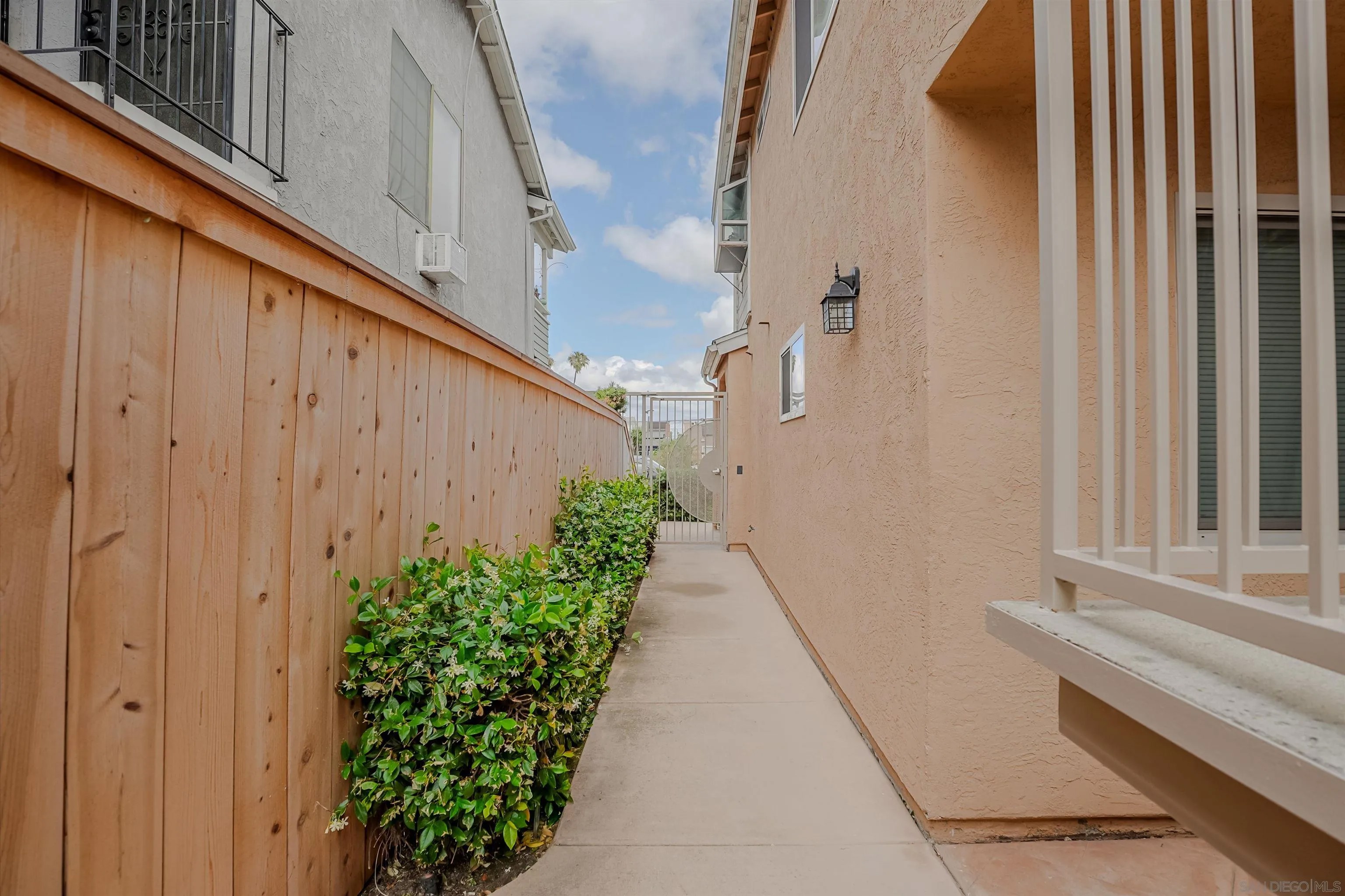 4244 Cherokee Ave 4