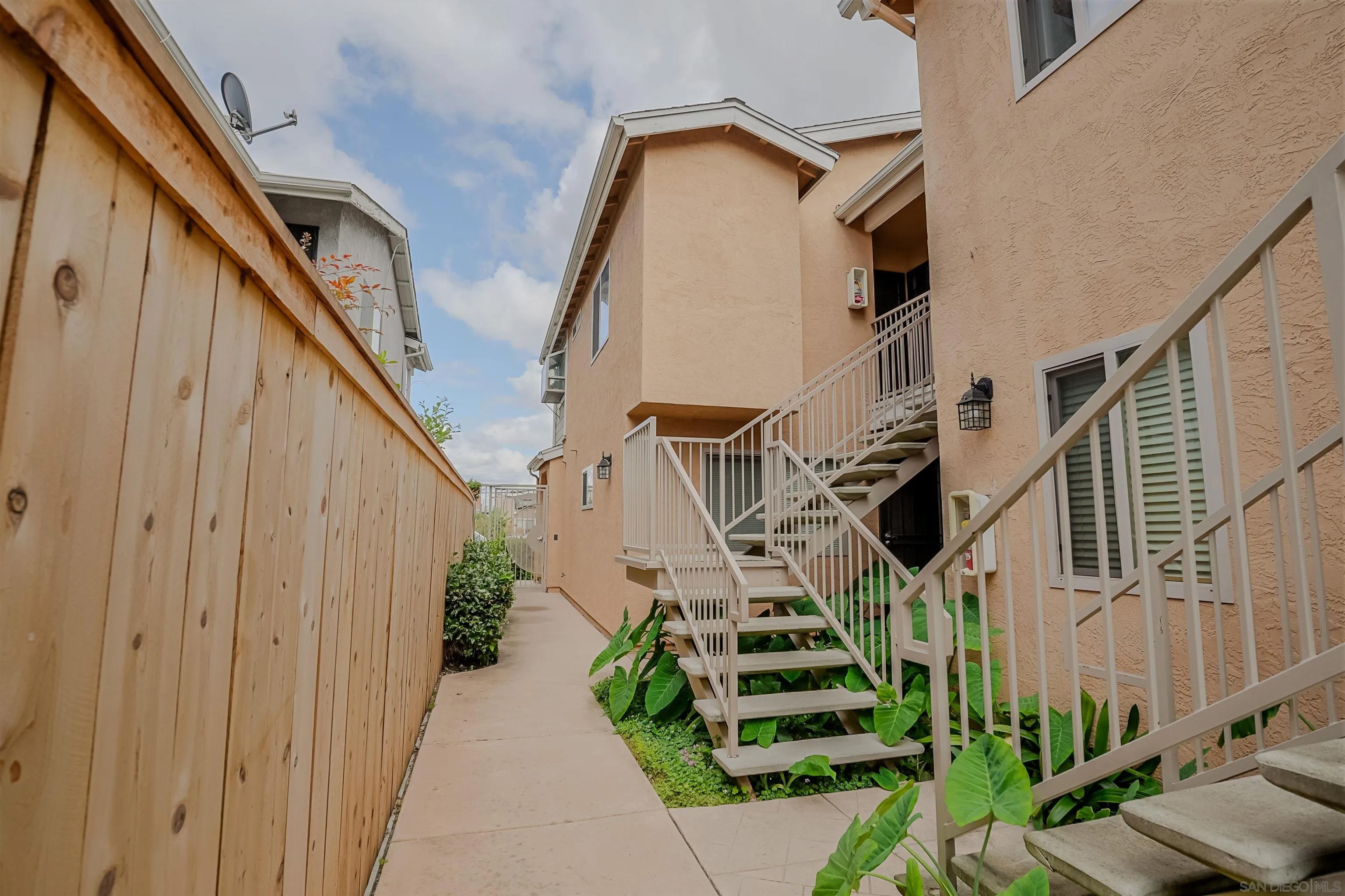 4244 Cherokee Ave 4
