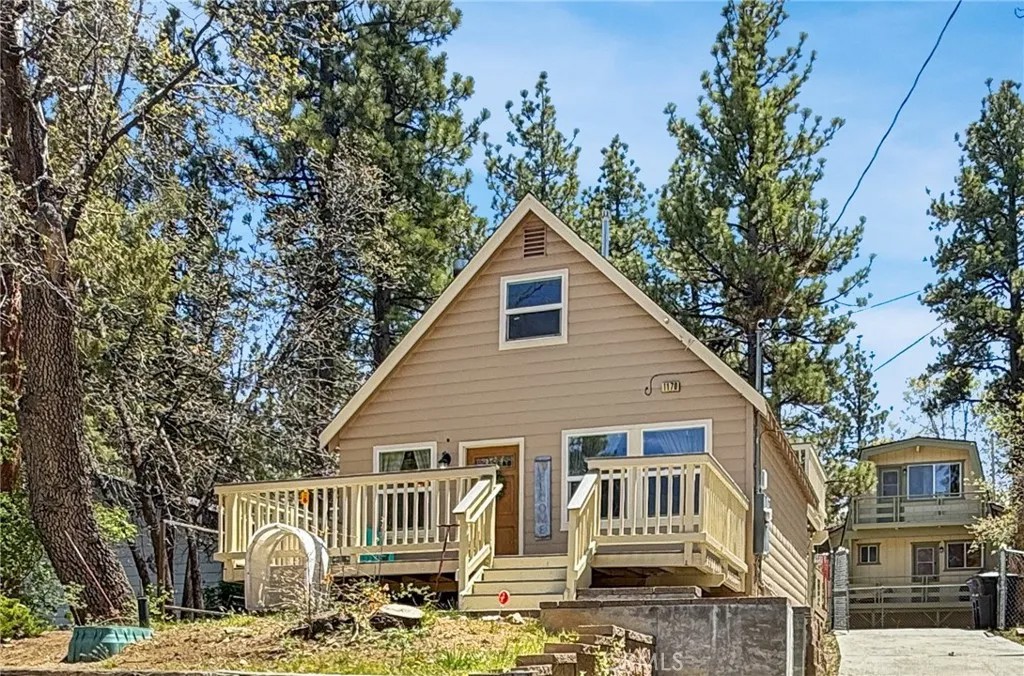 1170 Vine