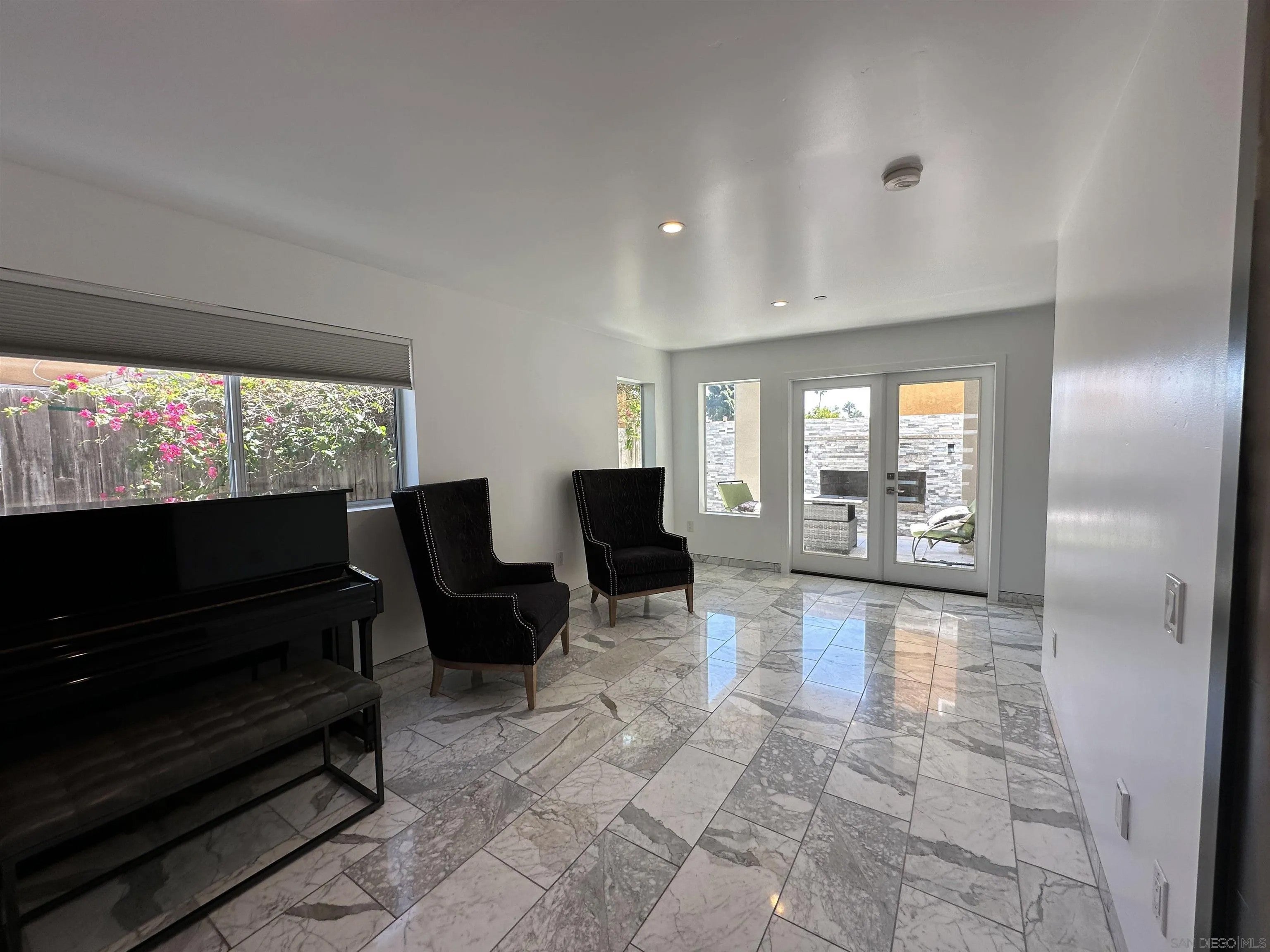 1557 Evergreen Street