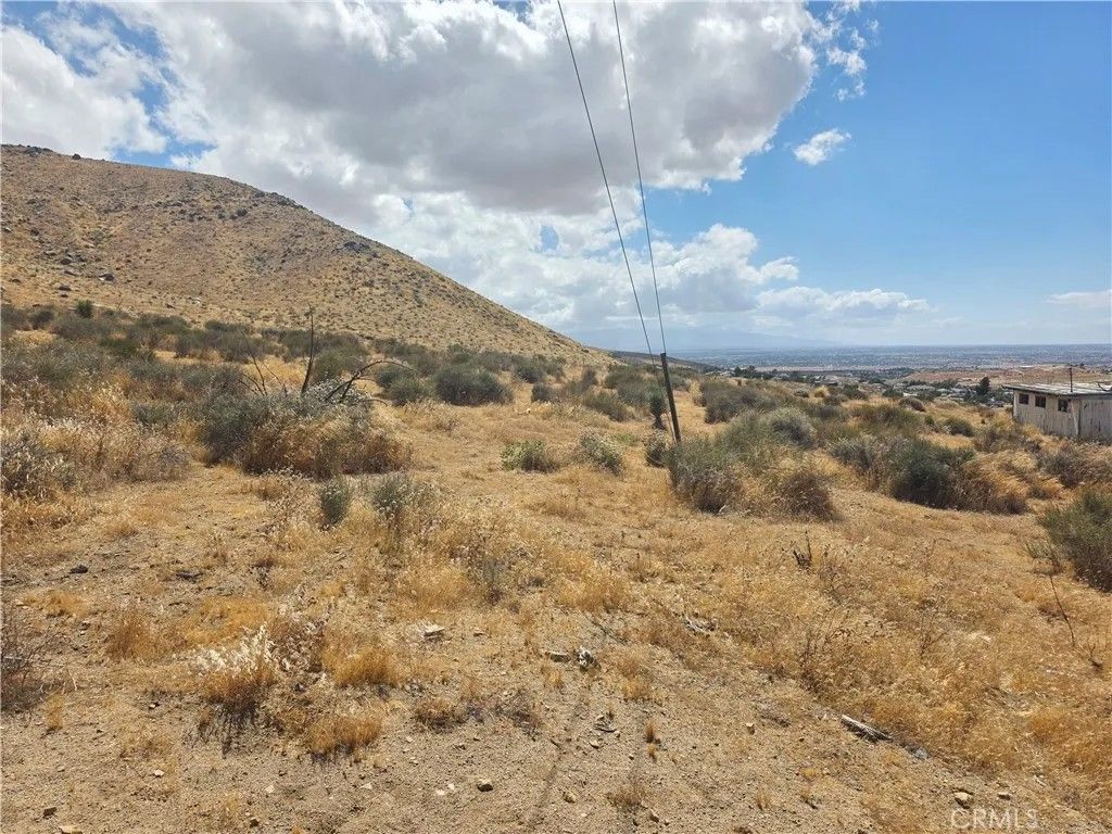 Photo of 0 Bella Vista, Apple Valley, CA 92308 (MLS # IV26113870)