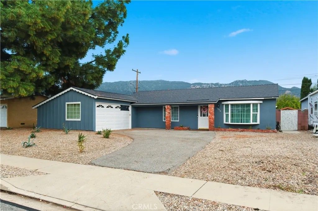 Photo of 6290 Cynthia St, Simi Valley, CA 93063 (MLS # CV25277043)