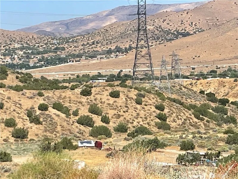 32952 Angeles Forest Highway