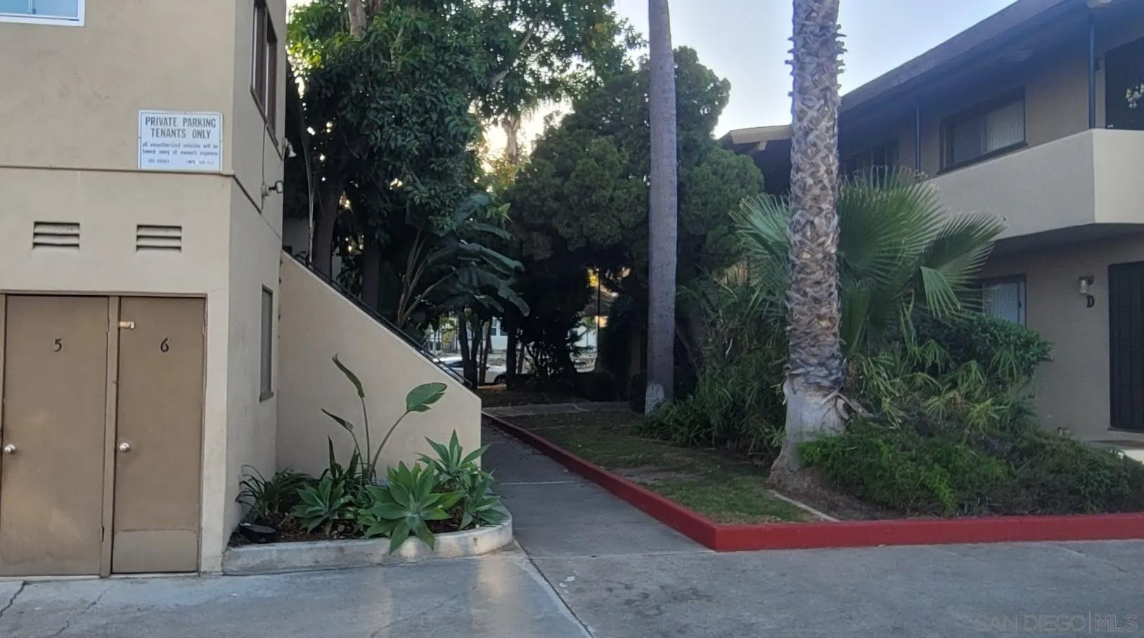 7932-40 La Mesa Blvd.