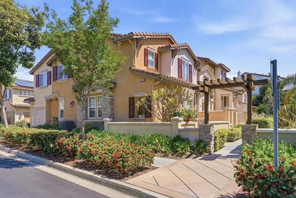 Photo of 16913 New Rochelle Way #83, San Diego, CA 92127 (MLS # NDP2603499)