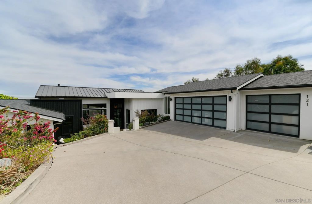 Photo of 121 Avenida Esperanza, Encinitas, CA 92024 (MLS # 260005405)