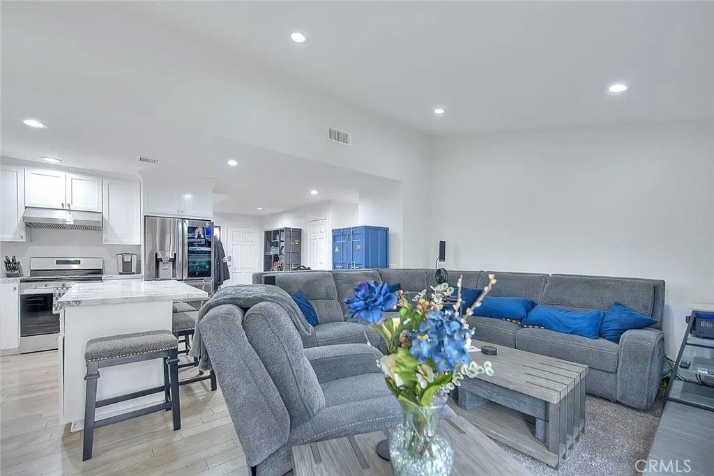 Photo of 959 Kenwood Street, Upland, CA 91784 (MLS # WS26061638)